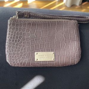 Nine West wristlet $12 plus shipping :)